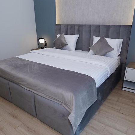 B&M Hotel Jereván Kültér fotó